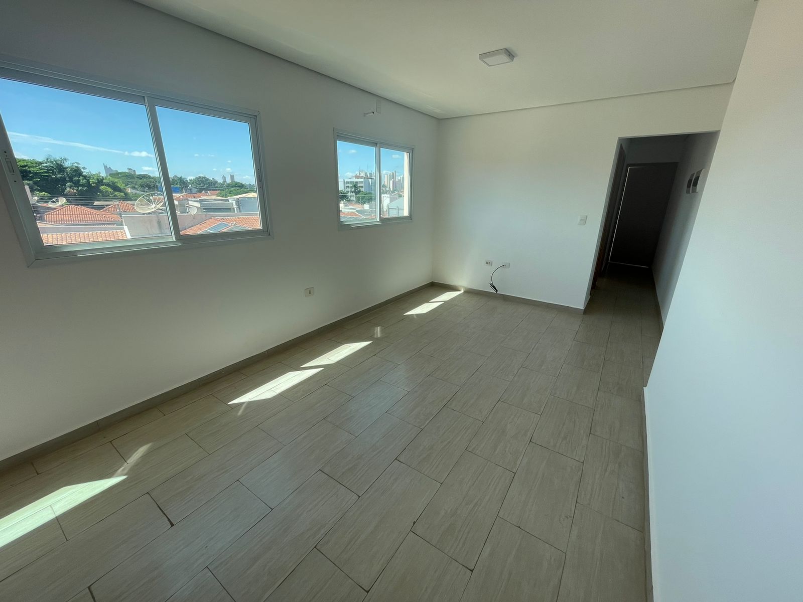 Apartamento à venda com 2 quartos, 70m² - Foto 3