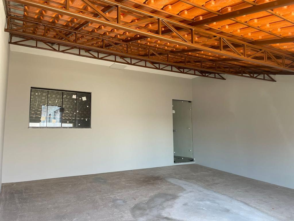 Casa à venda com 3 quartos, 100m² - Foto 1