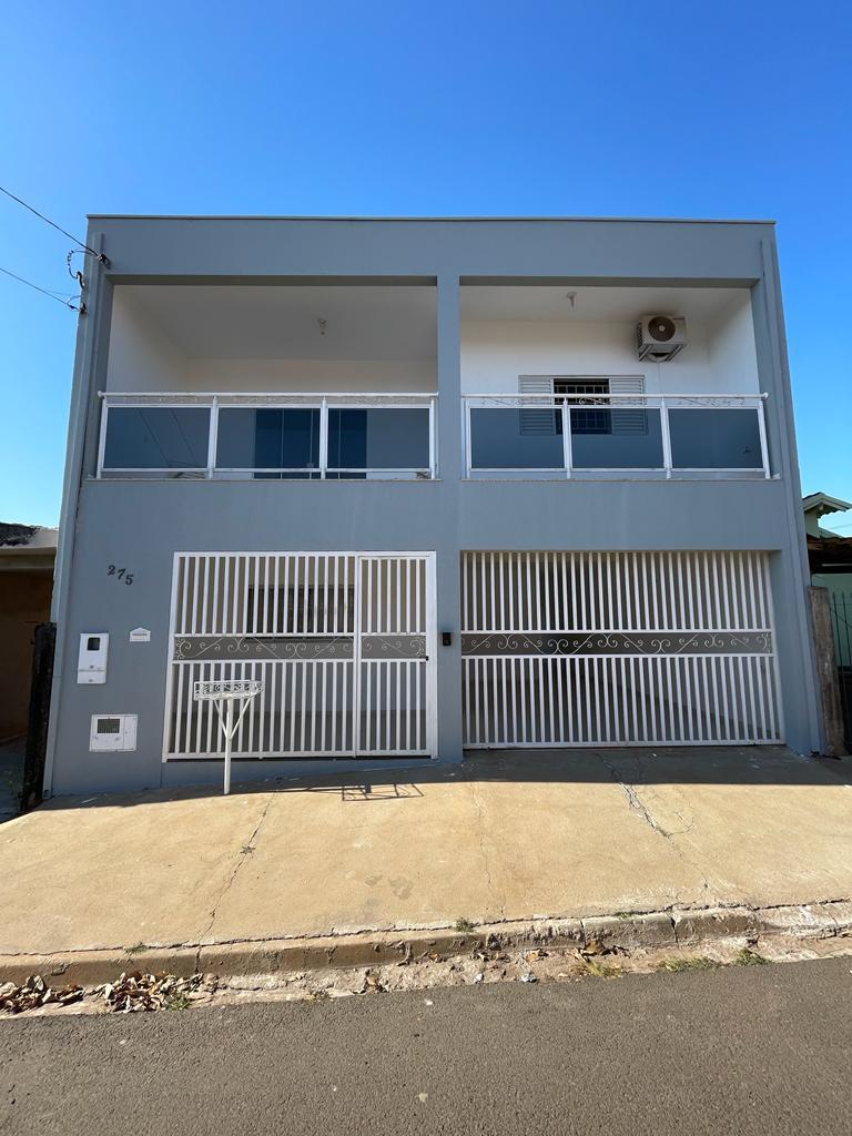 Sobrado à venda com 3 quartos, 201m² - Foto 1