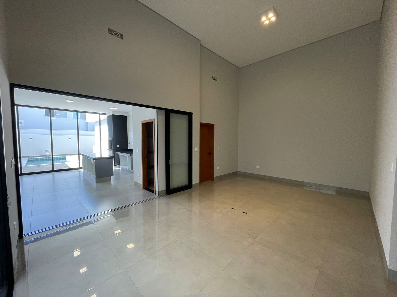 Casa à venda com 3 quartos, 200m² - Foto 12