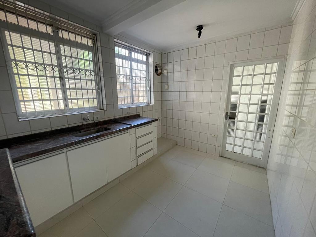 Casa à venda com 3 quartos, 300m² - Foto 5