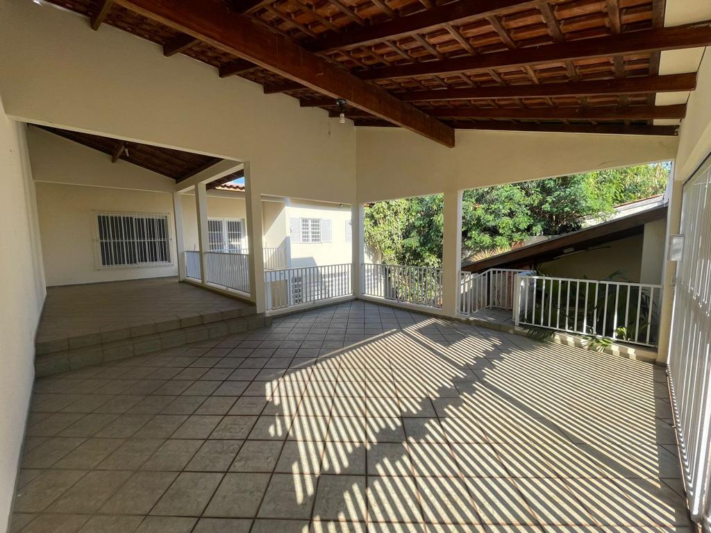 Casa à venda com 3 quartos, 300m² - Foto 8