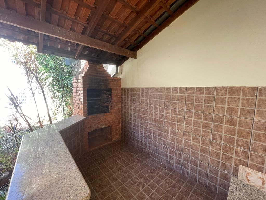 Casa à venda com 3 quartos, 300m² - Foto 10