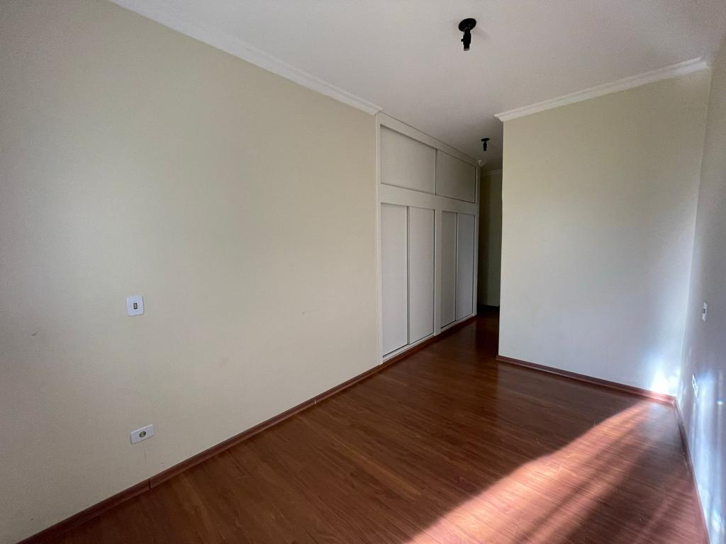 Casa à venda com 3 quartos, 300m² - Foto 4