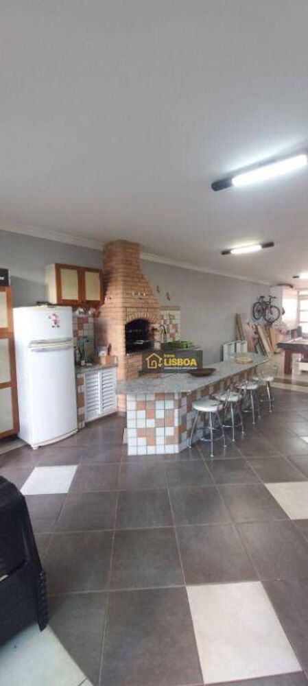 Sobrado à venda com 3 quartos, 237m² - Foto 32