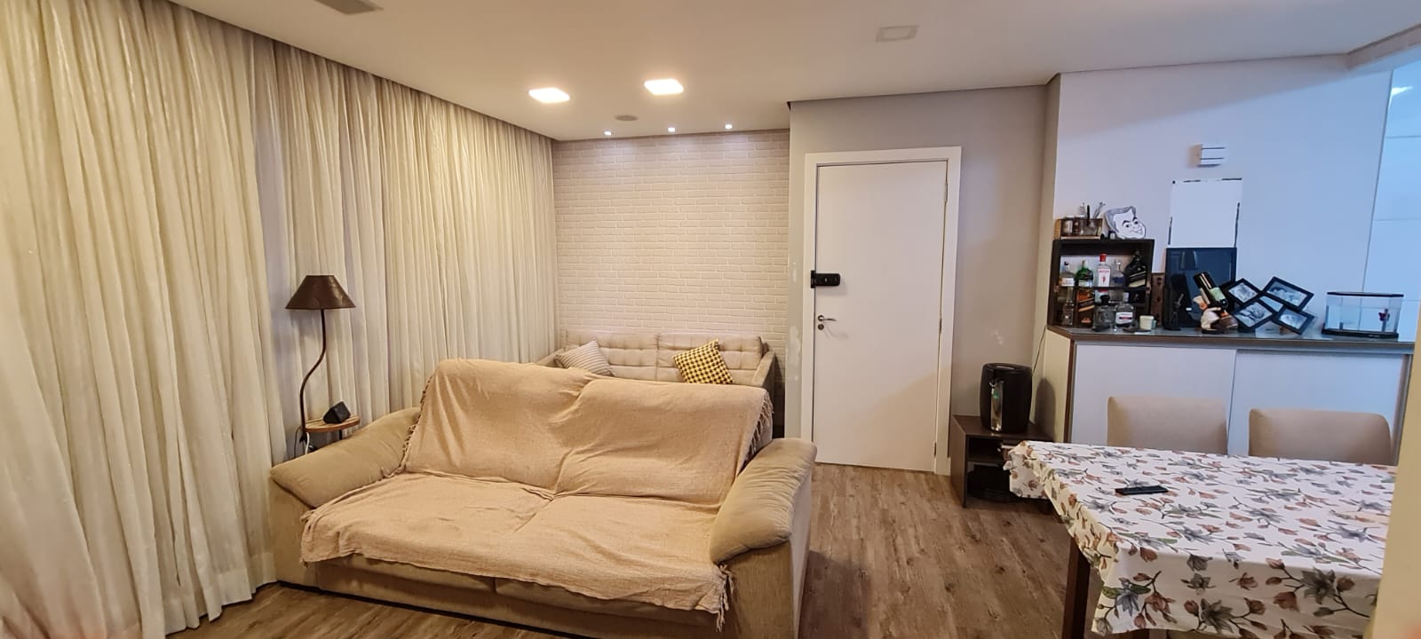 Apartamento à venda com 3 quartos, 83m² - Foto 3