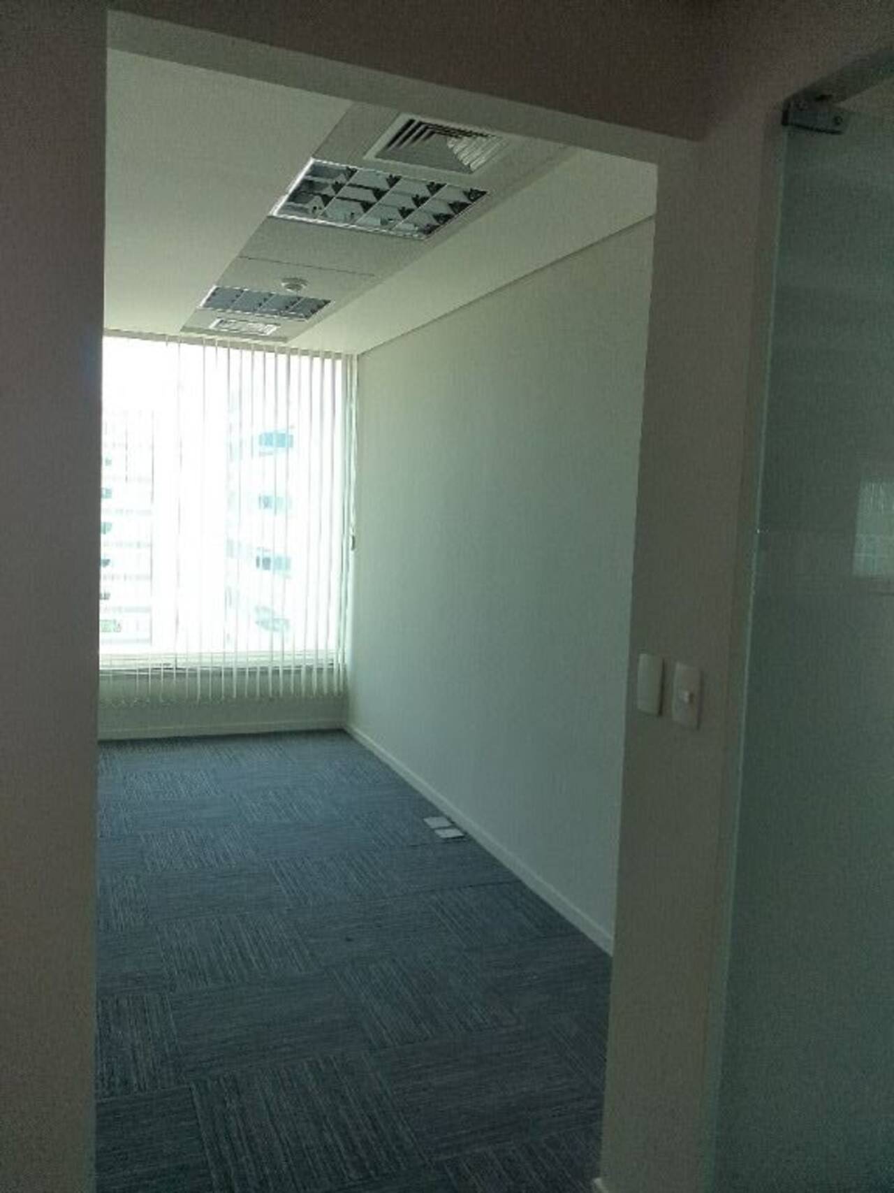 Conjunto Comercial-Sala à venda com 20 quartos, 2844m² - Foto 13