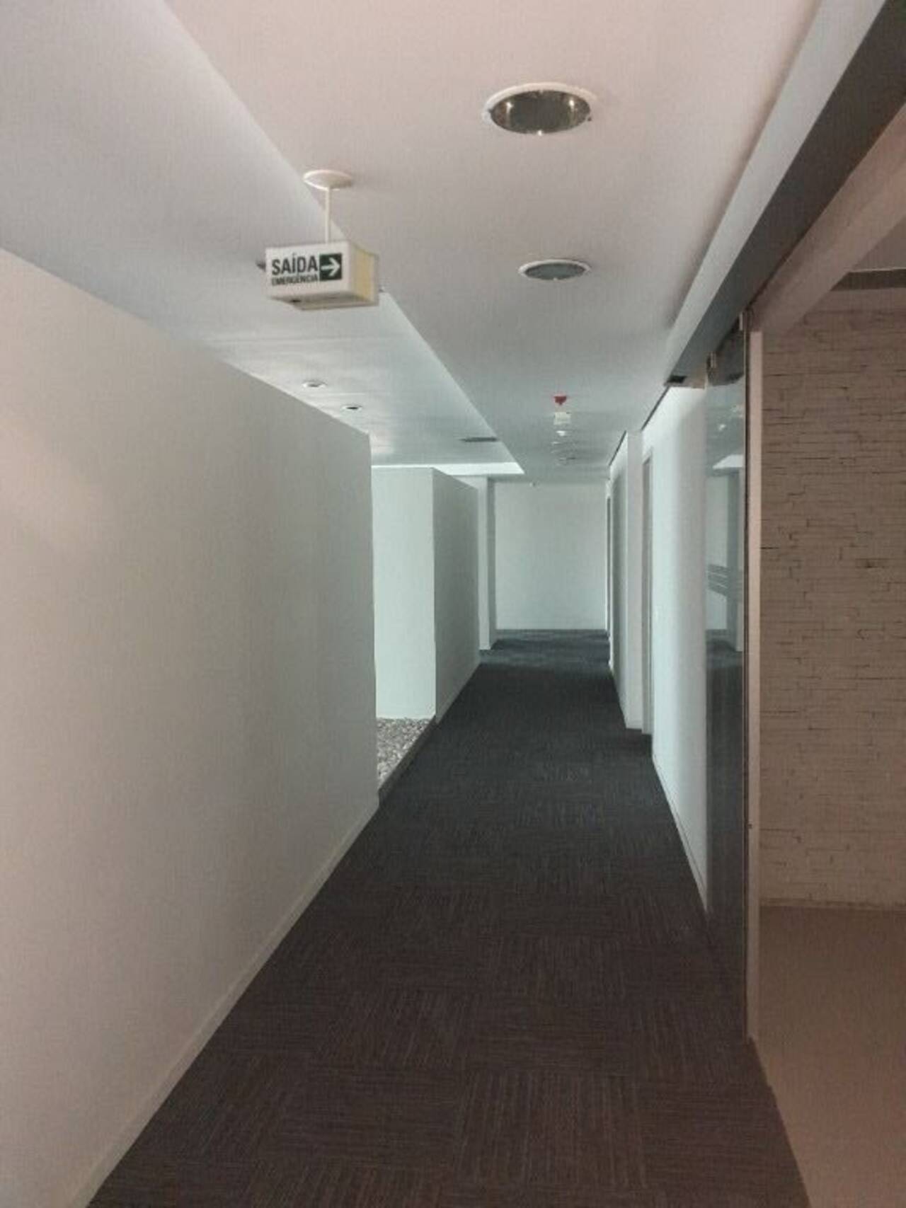 Conjunto Comercial-Sala à venda com 20 quartos, 2844m² - Foto 20