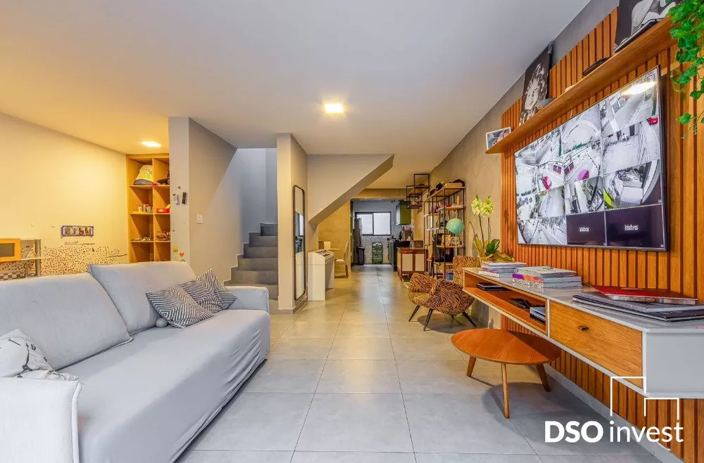 Casa à venda e aluguel com 3 quartos, 200m² - Foto 1