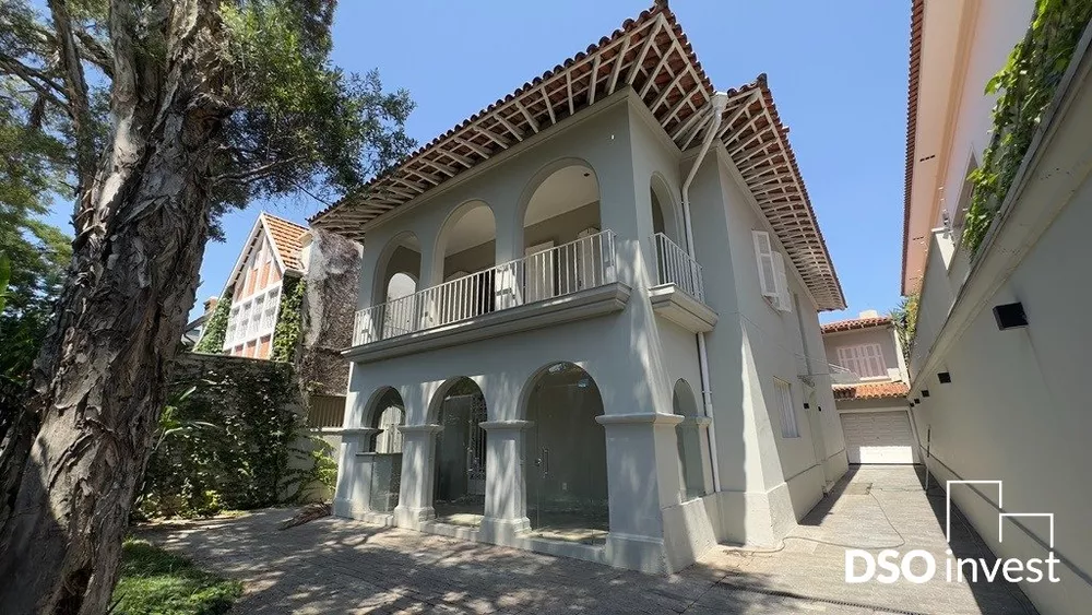 Casa à venda e aluguel com 4 quartos, 450m² - Foto 1