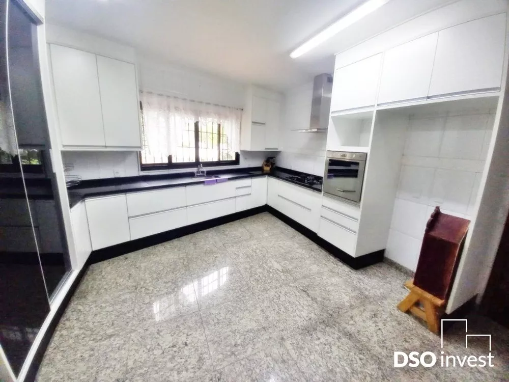 Casa à venda com 3 quartos, 309m² - Foto 4