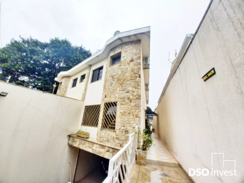 Casa à venda com 3 quartos, 309m² - Foto 1