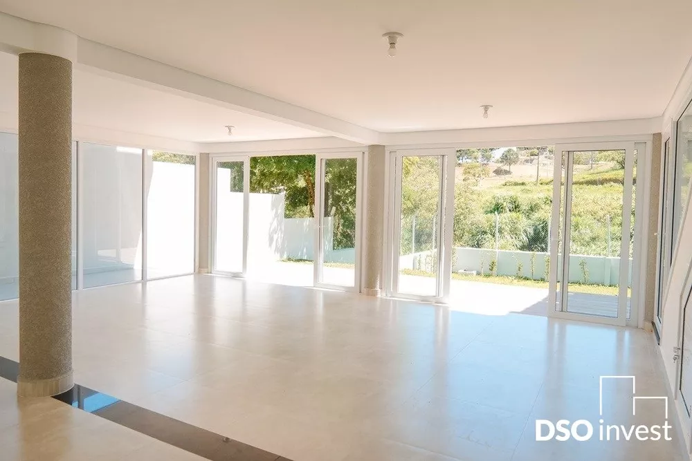 Casa à venda com 3 quartos, 282m² - Foto 4