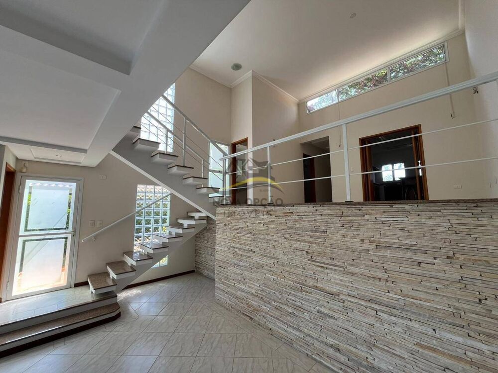 Casa de Condomínio à venda com 4 quartos, 360m² - Foto 2