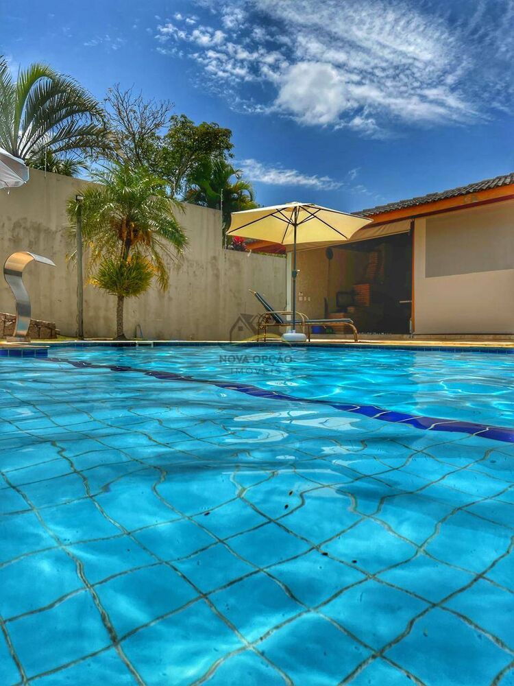 Casa de Condomínio à venda e aluguel com 5 quartos, 700m² - Foto 2