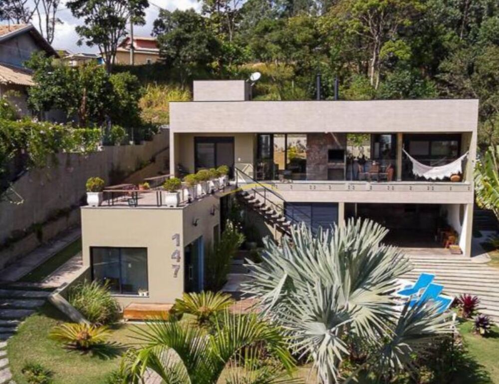 Casa de Condomínio à venda com 4 quartos, 350m² - Foto 1