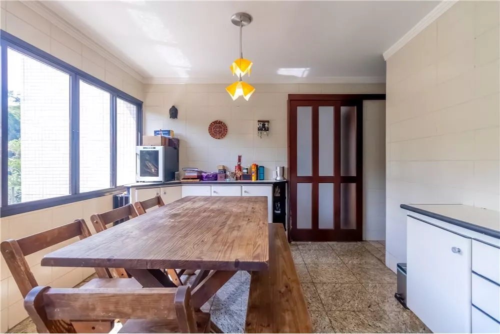 Apartamento à venda com 3 quartos, 245m² - Foto 2