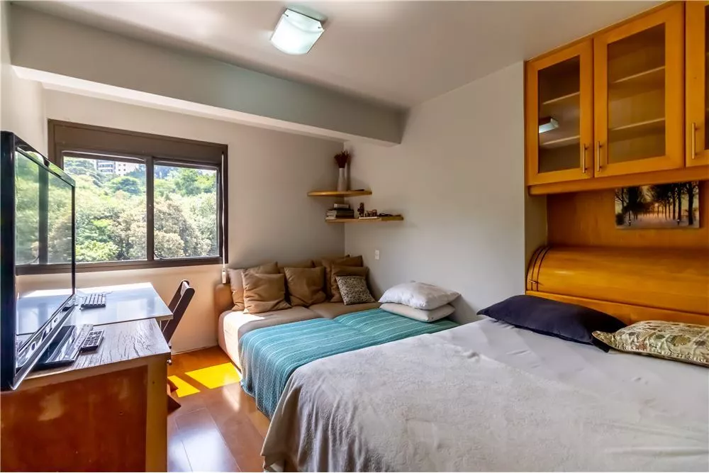 Apartamento à venda com 3 quartos, 245m² - Foto 4