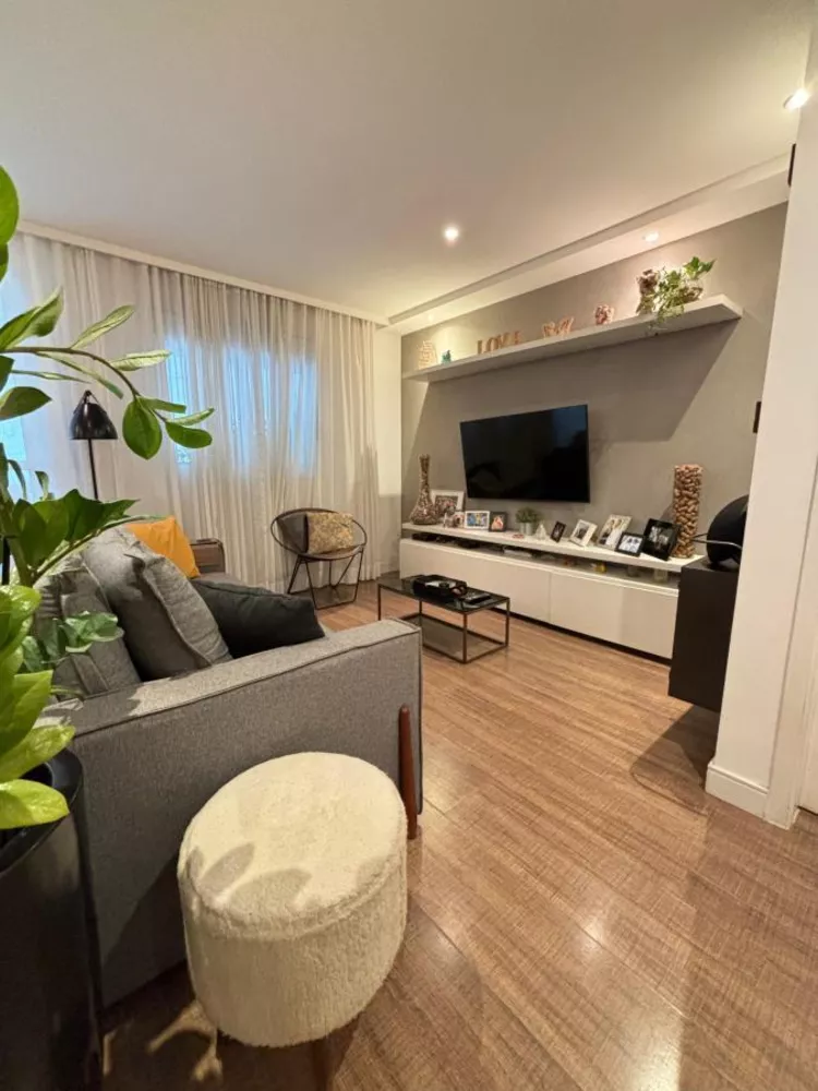 Apartamento à venda com 2 quartos, 75m² - Foto 2