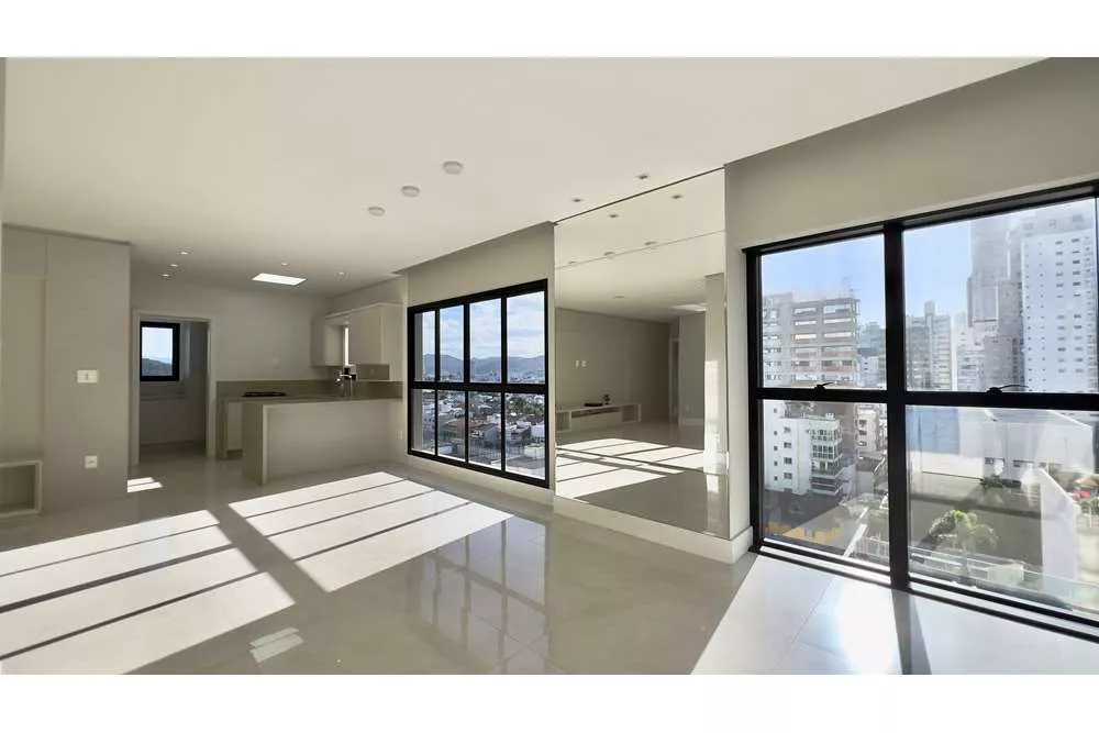 Apartamento à venda com 4 quartos, 138m² - Foto 1