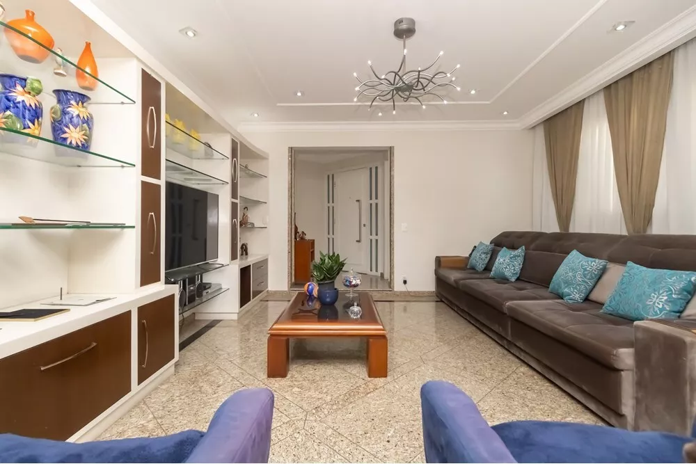 Apartamento à venda com 3 quartos, 158m² - Foto 1