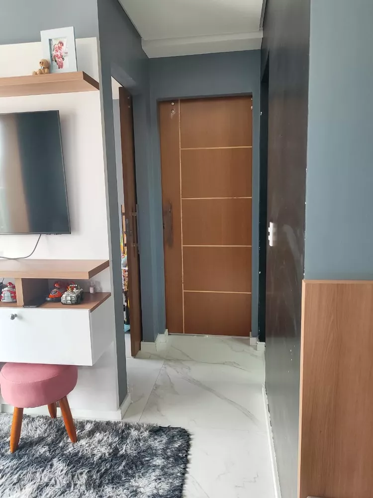 Apartamento à venda com 2 quartos, 42m² - Foto 2