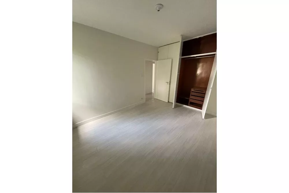 Apartamento à venda com 3 quartos, 137m² - Foto 4