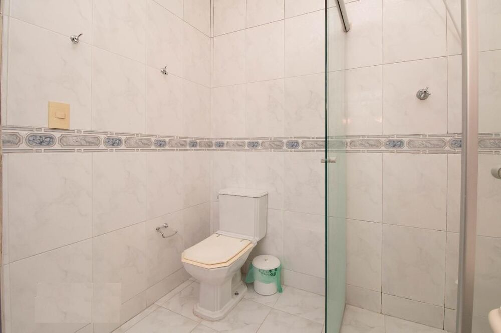 Casa à venda com 4 quartos, 228m² - Foto 3