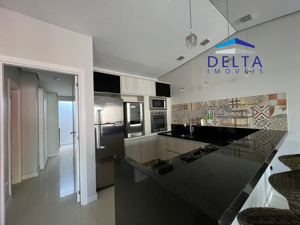 Cobertura à venda com 2 quartos, 180m² - Foto 2