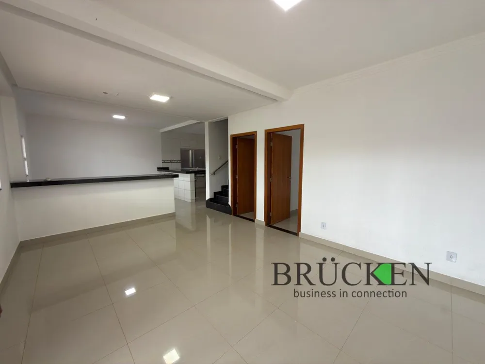 Sobrado, 3 quartos, 272 m² - Foto 1