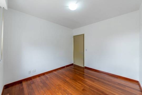 Apartamento à venda com 3 quartos, 113m² - Foto 3