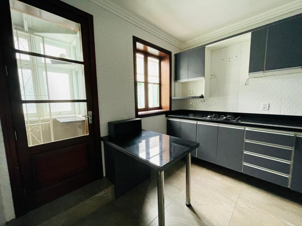 Apartamento à venda com 2 quartos, 69m² - Foto 2