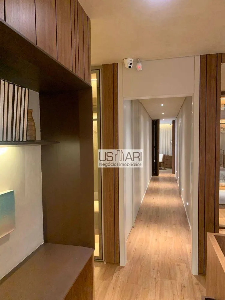 Apartamento, 3 quartos, 270 m² - Foto 1