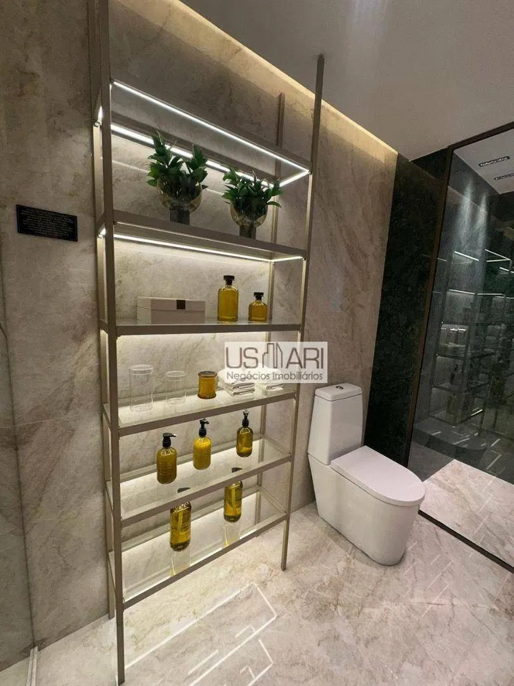 Apartamento, 3 quartos, 251 m² - Foto 1