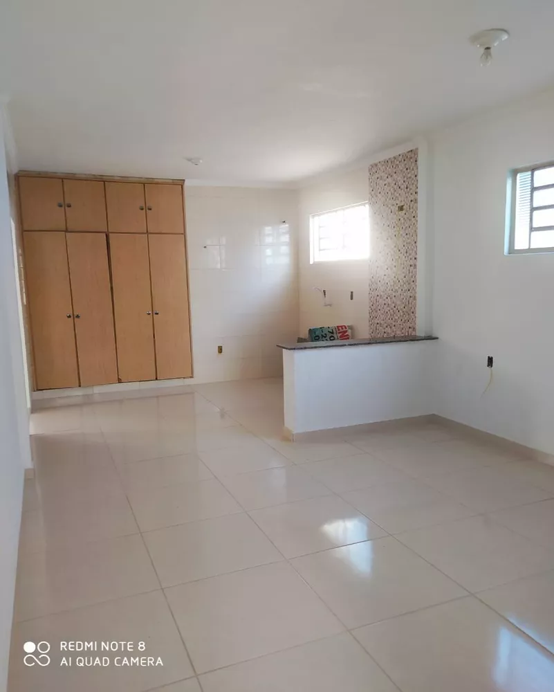 Casa à venda com 2 quartos, 250m² - Foto 4