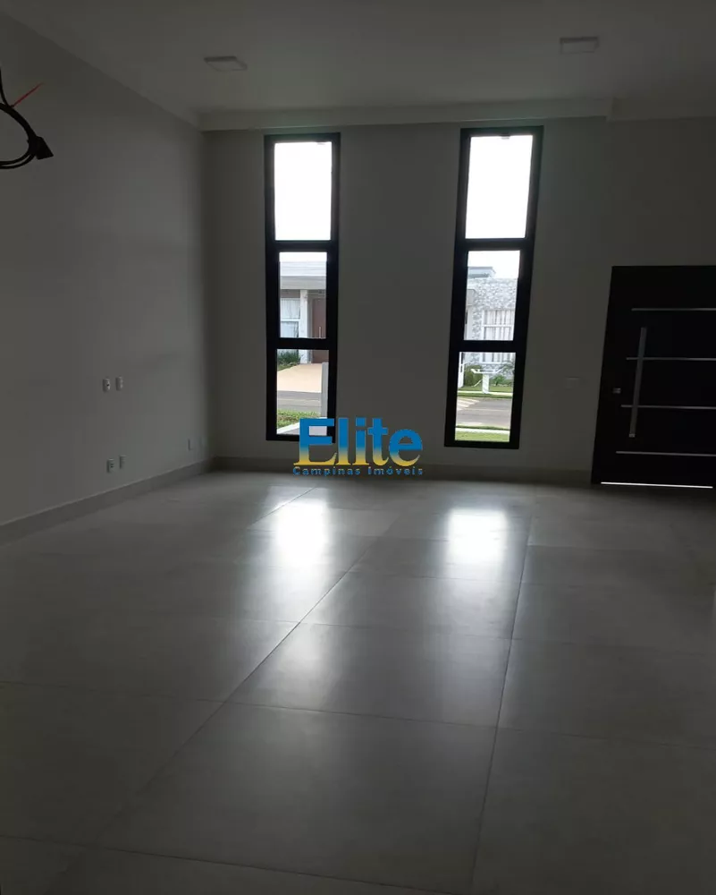 Casa de Condomínio à venda com 3 quartos, 250m² - Foto 2