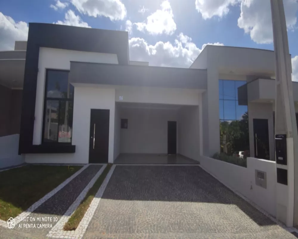 Casa de Condomínio à venda com 3 quartos, 250m² - Foto 1