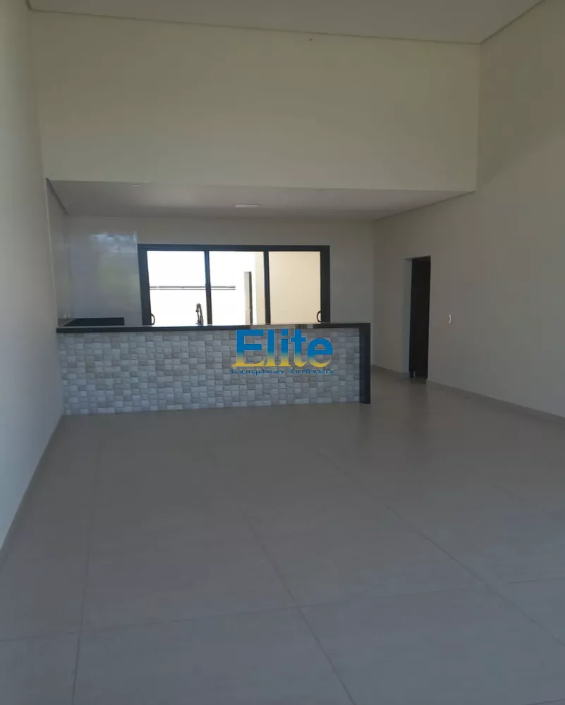 Casa de Condomínio à venda com 3 quartos, 250m² - Foto 3