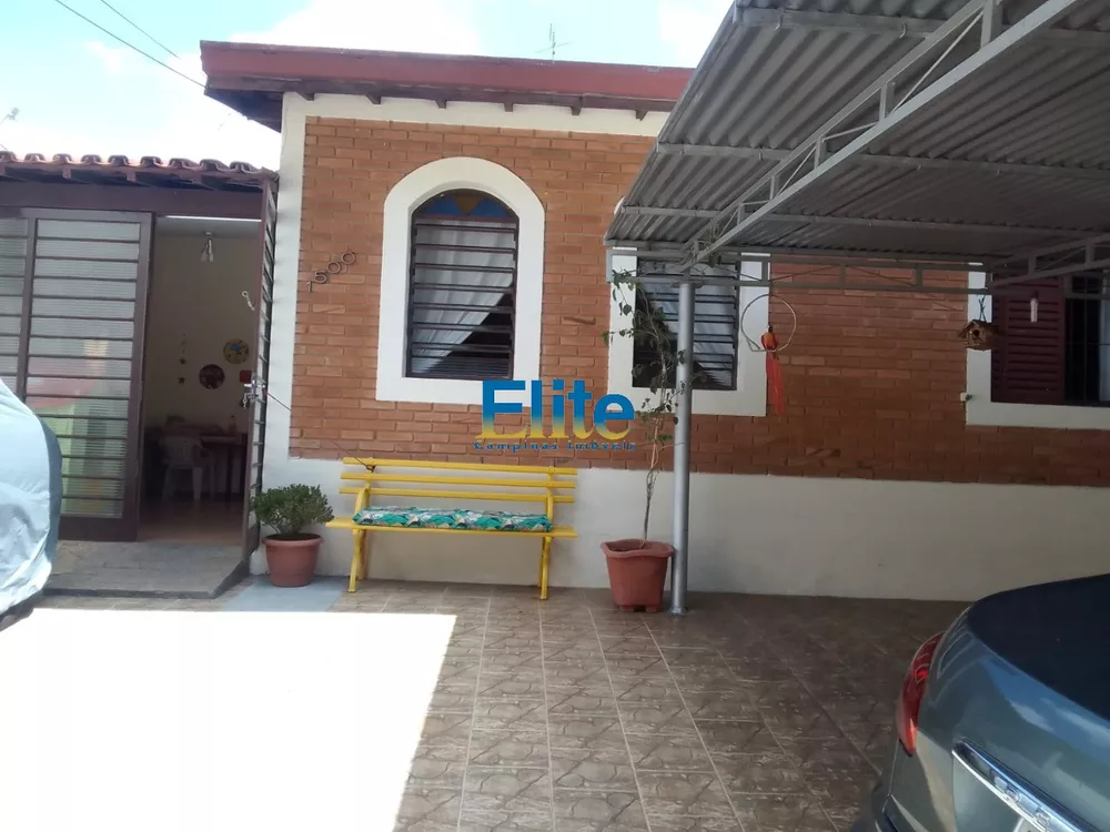 Casa à venda com 2 quartos, 250m² - Foto 1