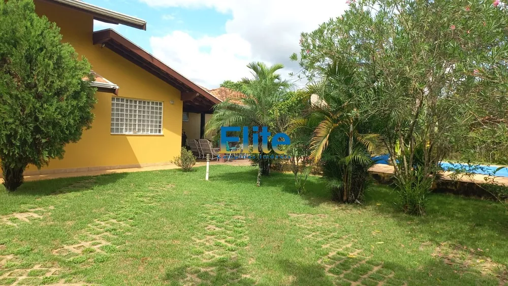 Fazenda à venda com 3 quartos, 1850m² - Foto 1