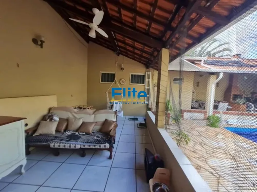 Casa à venda com 4 quartos, 300m² - Foto 1