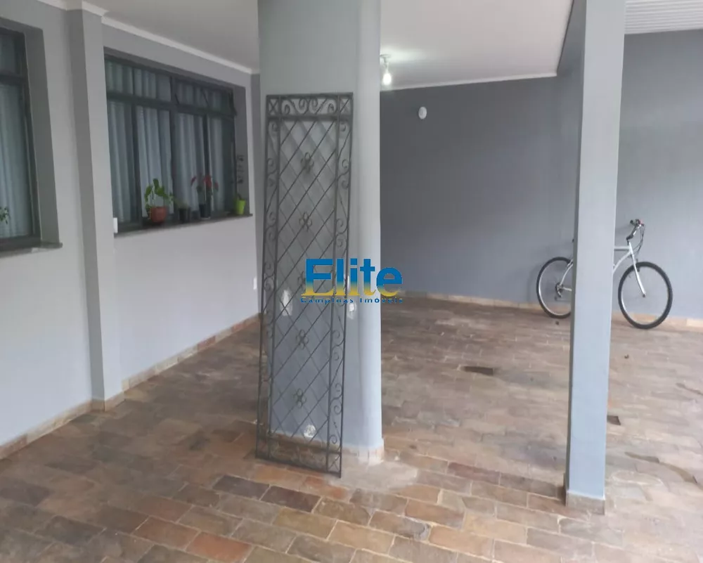 Casa à venda com 5 quartos, 270m² - Foto 2