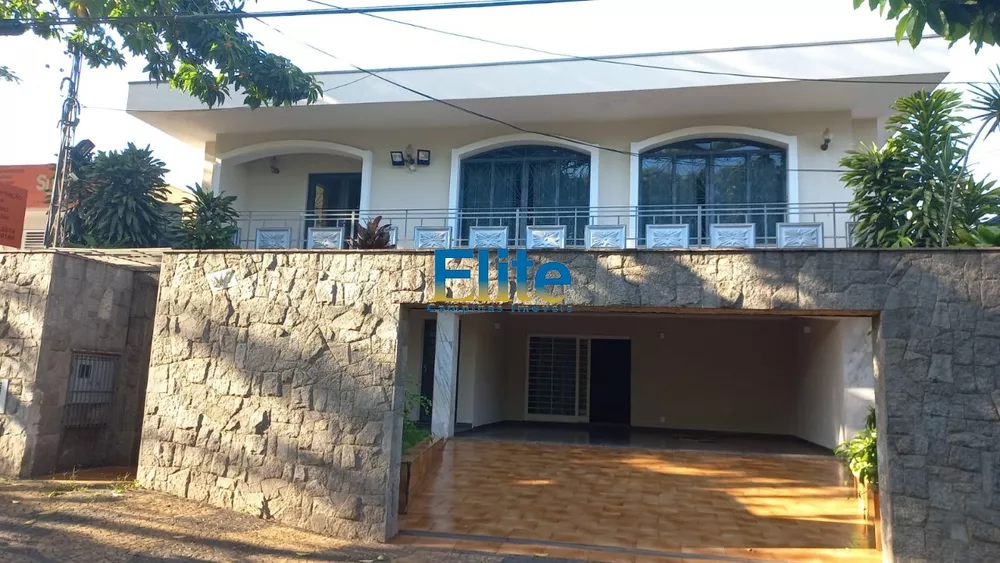 Prédio Inteiro à venda com 5 quartos, 375m² - Foto 1