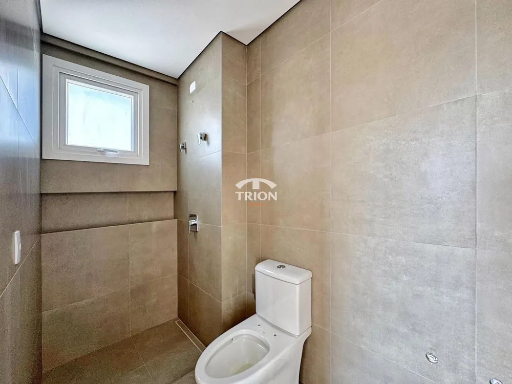 Cobertura, 3 quartos, 196 m² - Foto 2