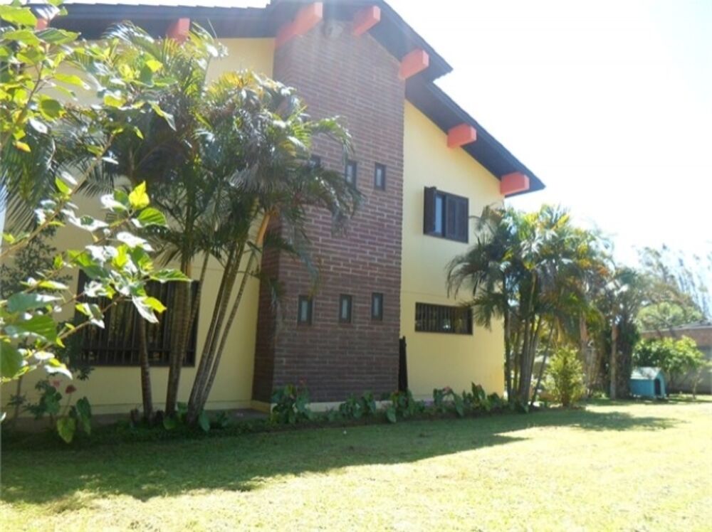 Casa à venda com 4 quartos, 300m² - Foto 1