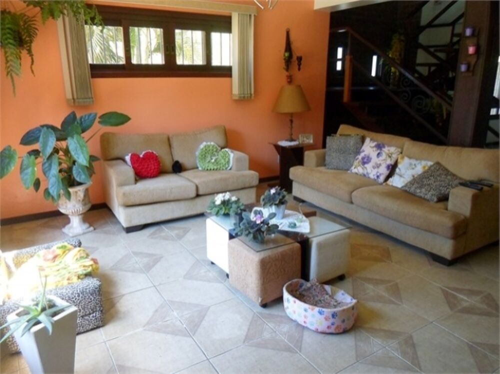 Casa à venda com 4 quartos, 300m² - Foto 2