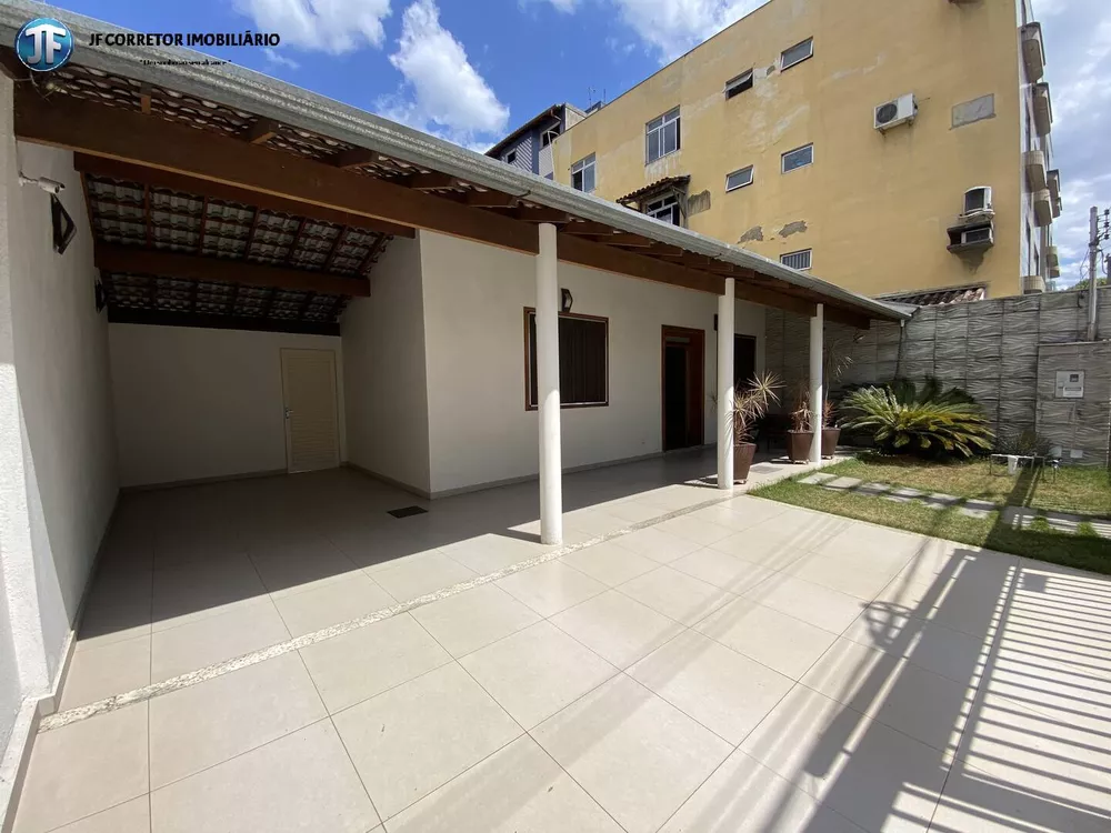 Casa à venda com 3 quartos, 400m² - Foto 2