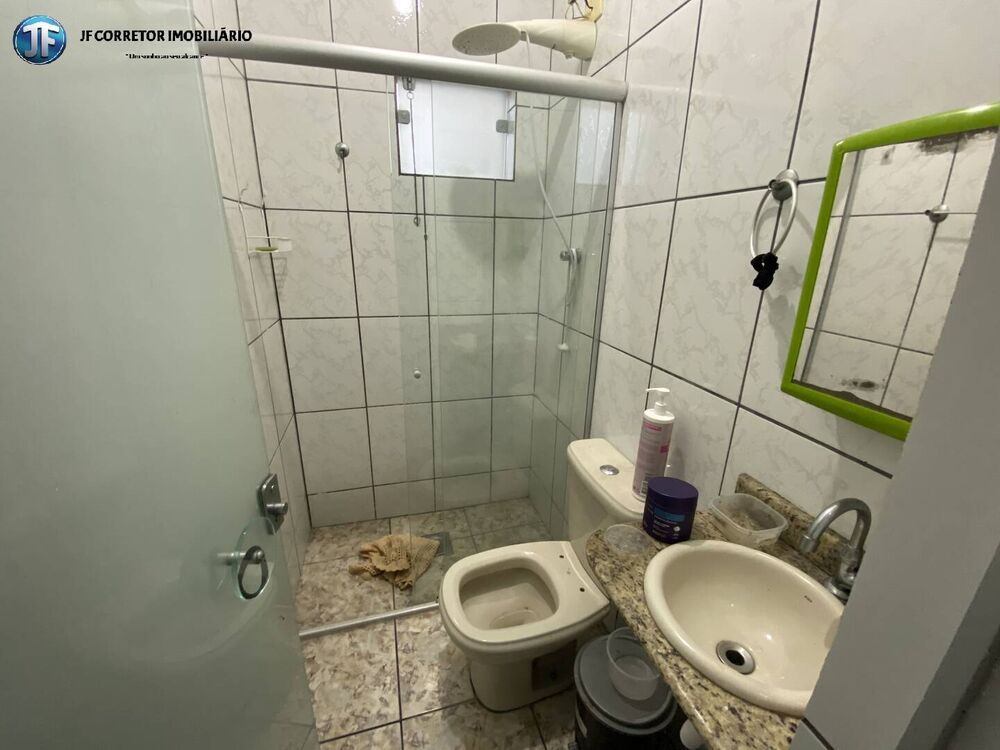 Casa à venda com 4 quartos, 250m² - Foto 1