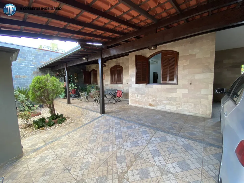 Casa, 3 quartos, 242 m² - Foto 1