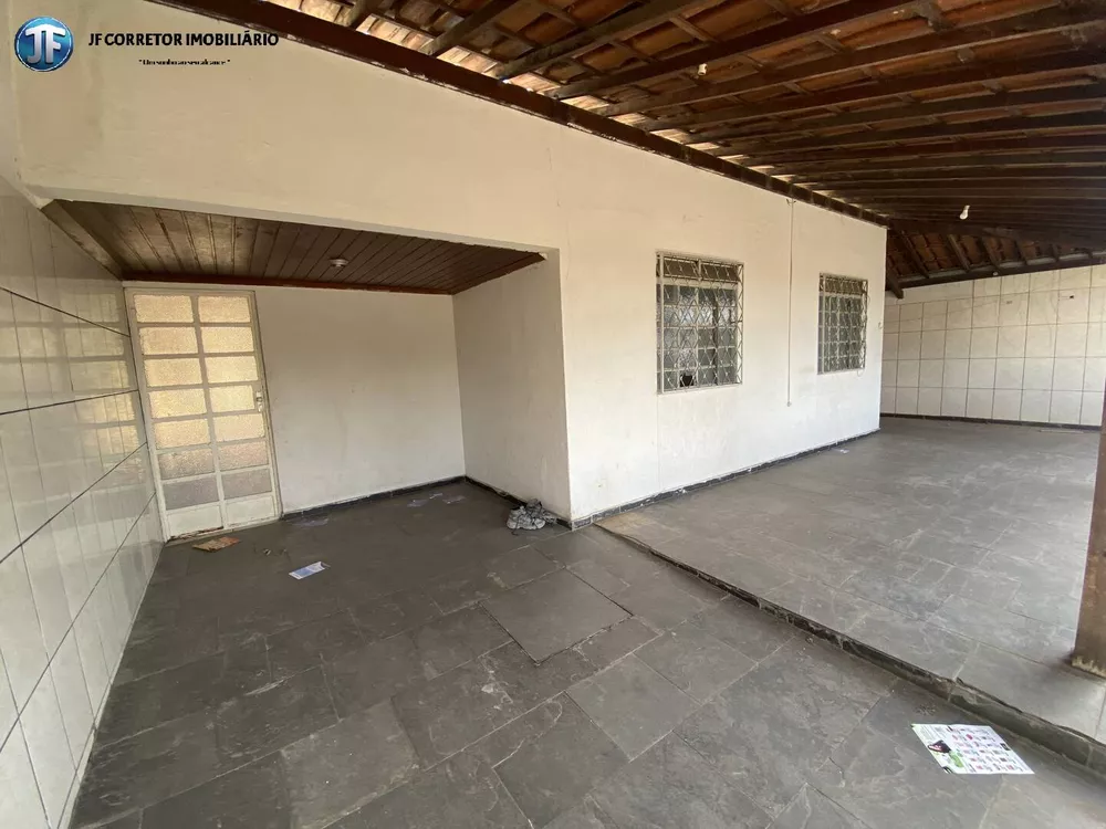 Casa à venda com 3 quartos, 256m² - Foto 3